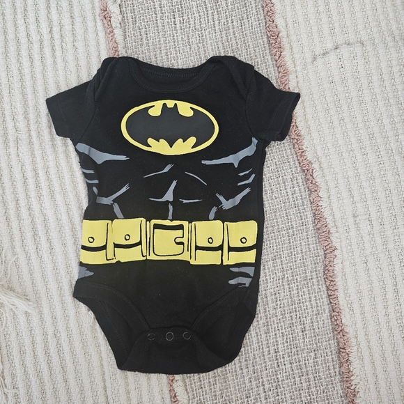 Batman Other - Batman Short Sleeve Onesie Baby 0-3 months Boys Halloween